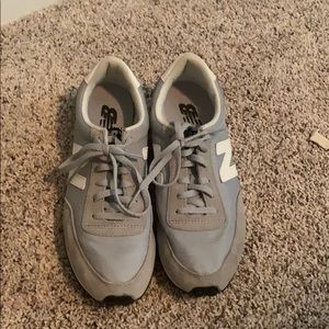 New Balance tennis shoes